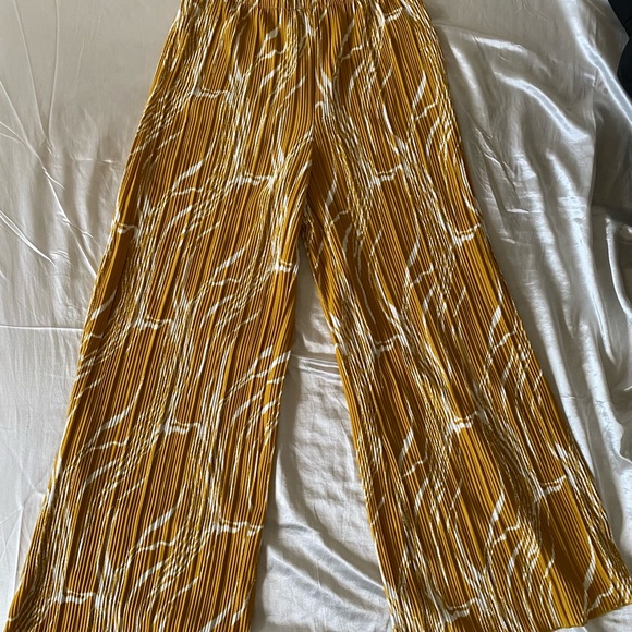 Rafaella Pants - Yellow and White Pleated Wide-Leg Pants